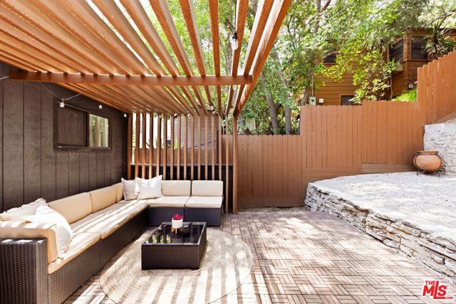 8329 Kirkwood Drive, Los Angeles CA: https://media.crmls.org/mediaz/8cabc3ba-468f-4121-ae48-7a69669b88c2.jpg