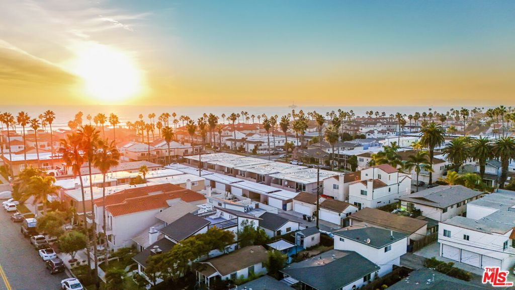 https://media.crmls.org/mediaz/8cabde85-b09c-4a61-a76f-df0db565682a.jpg?preset=X-Large