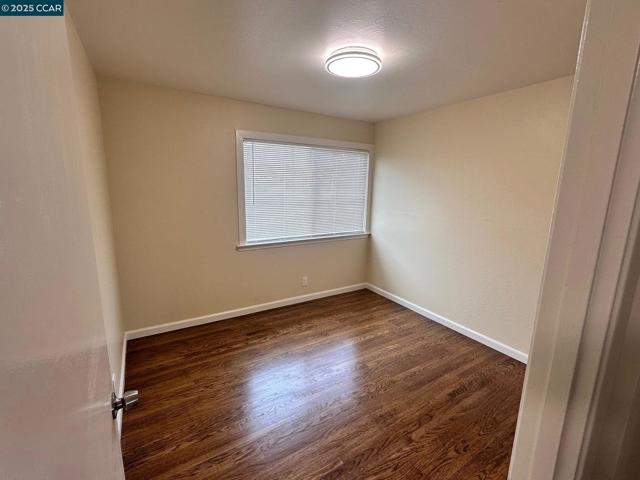 4301 Taft Ave, Richmond CA: https://media.crmls.org/mediaz/8cac53bf-737b-40fb-86f2-d99c5bfbd441.jpg