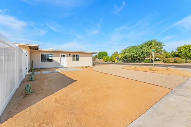 86101 Corte Olivia, Coachella CA: https://media.crmls.org/mediaz/8cac9e7f-a696-4647-a5bb-0c01e10e02a7.jpg