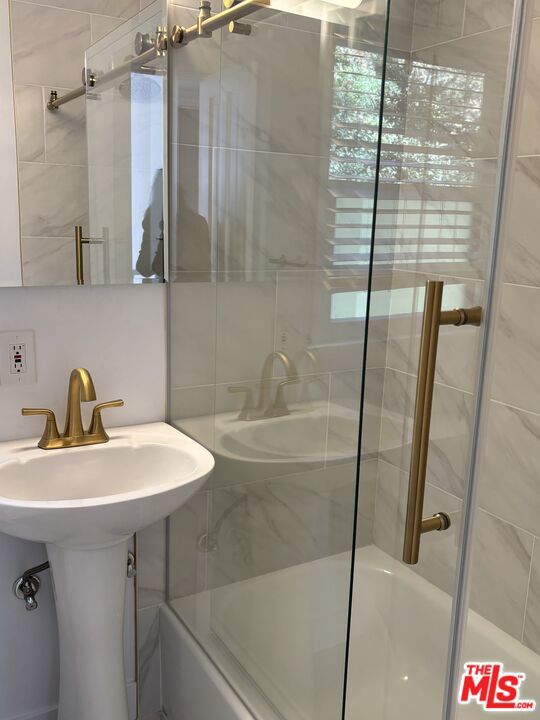 Drew Fenton | 643 Hightree Road Santa Monica CA | MLS: 7522748 Drew Fenton | 643 Hightree Road Santa Monica CA | MLS: 7522748