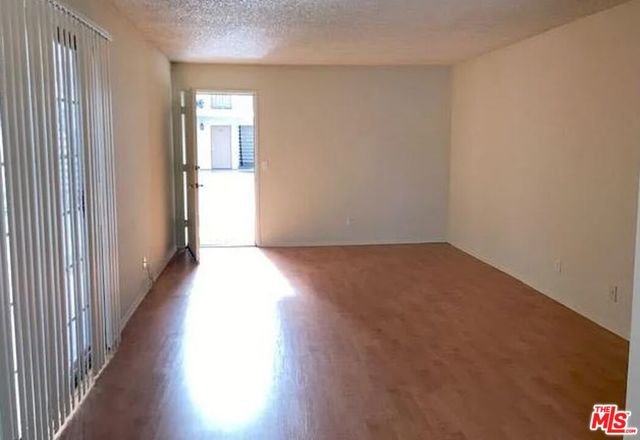 16731 Sherman Way photo 5
