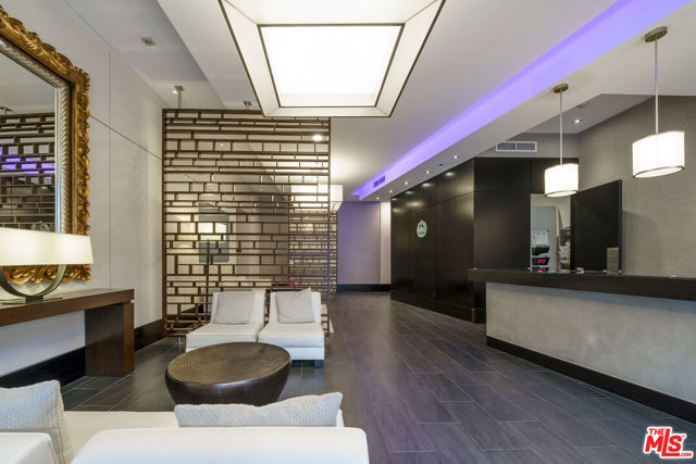 1100 S Hope Street, Los Angeles CA: https://media.crmls.org/mediaz/8cadcccc-ab71-4ee3-aedd-00f4ebc65cd8.jpg