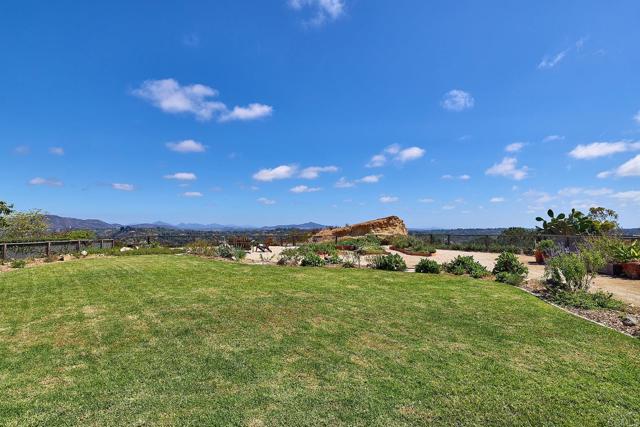 Detail Gallery Image 19 of 61 For 379 Trailview, Encinitas,  CA 92024 - 4 Beds | 2 Baths