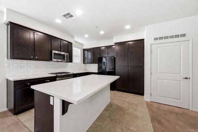 Detail Gallery Image 3 of 18 For 1712 San Francisco, San Diego,  CA 92154 - 4 Beds | 3/1 Baths