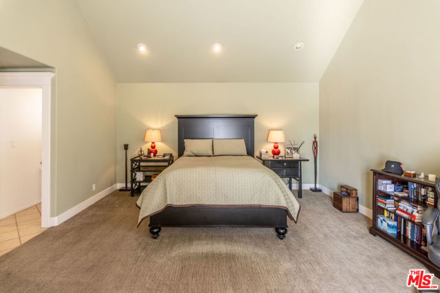 880 WELLESLEY Avenue, Los Angeles CA: https://media.crmls.org/mediaz/8caf927e-1172-4e12-9909-147de30a4231.jpg