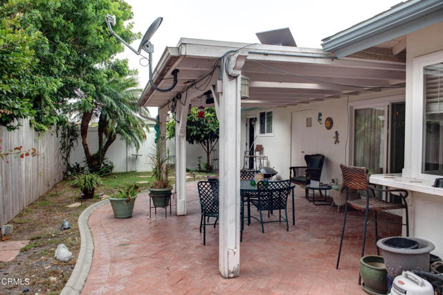 240 E Bay Boulevard, Port Hueneme CA: https://media.crmls.org/mediaz/8cb00bbd-496d-4500-b65c-c5777960aa60.jpg