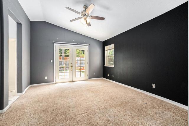 8736 Glacier Point Drive, Stockton CA: https://media.crmls.org/mediaz/8cb014ef-55d3-4c8c-b586-9c5211cb4eba.jpg