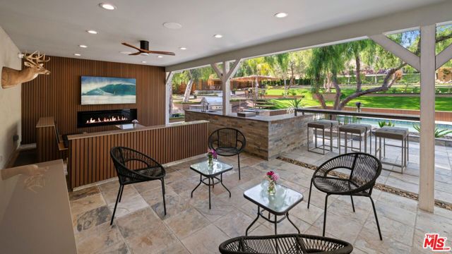 10555 Art Street, Sunland CA: https://media.crmls.org/mediaz/8cb05b6b-5a57-4afd-91f6-b98c3b467e7f.jpg