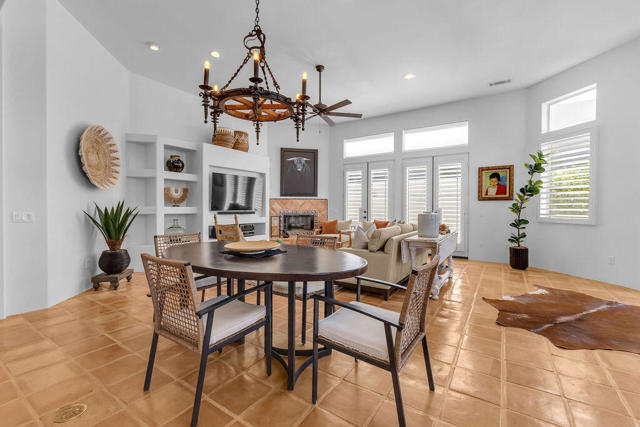 77440 Calle Ensenada, La Quinta CA: https://media.crmls.org/mediaz/8cb0bf00-8ce6-4d70-ab62-c93463f49ba1.jpg