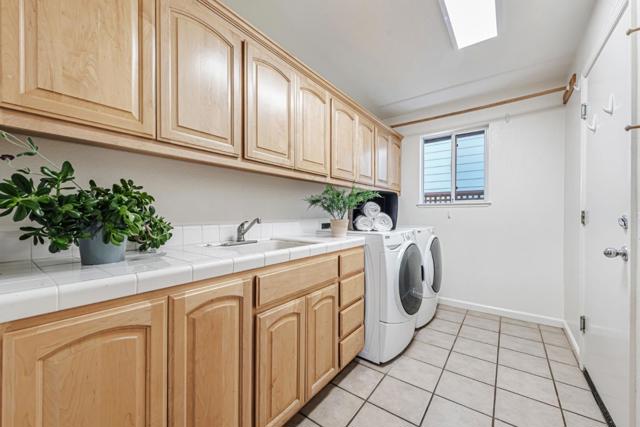 1257 Cobblestone Drive, Campbell CA: https://media.crmls.org/mediaz/8cb14e8b-c74b-4ed9-96b3-ef480ba55d90.jpg
