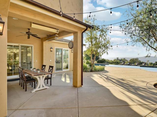 32110 Dos Ninas, Bonsall CA: https://media.crmls.org/mediaz/8cb1ad71-9987-4716-8109-9fcb35ee0b30.jpg
