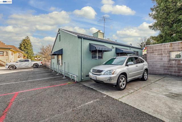 Image 9 of 23 For 2242 Santa Clara Ave