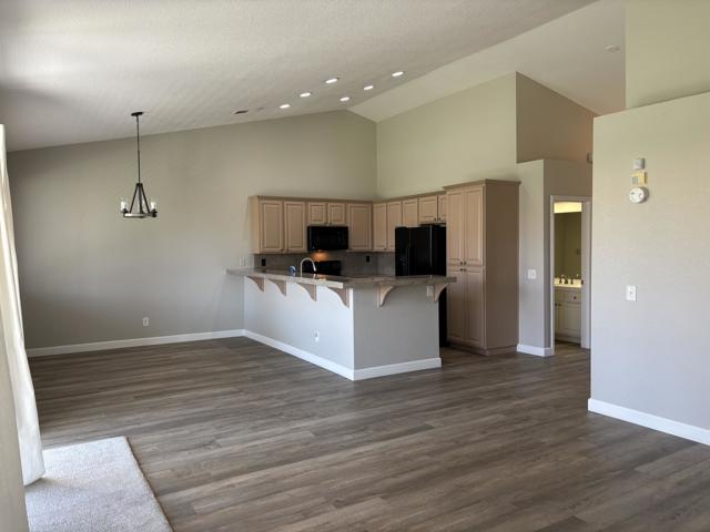 Image 30 of 56 For 76915 Turendot Street