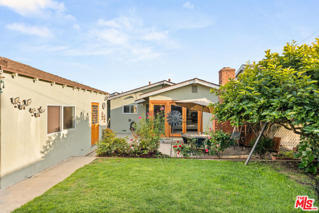 6347 W 84th Street, Los Angeles CA: https://media.crmls.org/mediaz/8cb260cb-9ac4-481c-9275-44f3625255a7.jpg