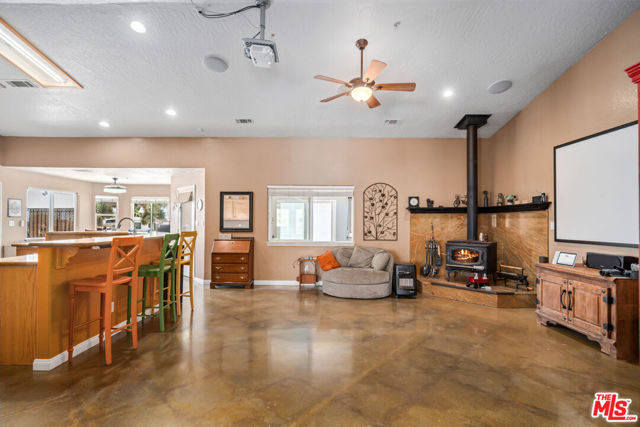9999 Del Sol Avenue, Phelan CA: https://media.crmls.org/mediaz/8cb2ef29-5450-47ad-989e-773eef4aeebe.jpg