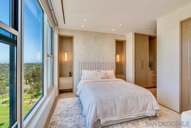 2500 6th Ave, San Diego CA: https://media.crmls.org/mediaz/8cb3b3ec-1fdf-453a-b1ac-c11e619427e0.jpg
