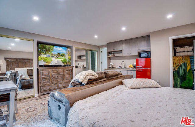 4101 Tarrybrae Terrace, Tarzana CA: https://media.crmls.org/mediaz/8cb3c2d4-baa8-47c3-adc0-f773a5d47a65.jpg