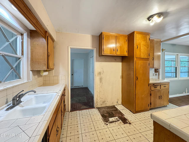 22950 Humming Bird Way, Calabasas CA: https://media.crmls.org/mediaz/8cb4259e-937d-4b8e-b36d-b5de53253d5f.jpg