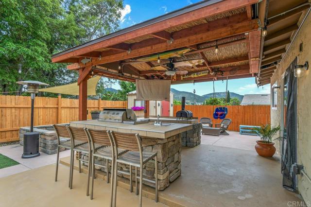 Detail Gallery Image 4 of 41 For 8409 Carlton Oaks Dr, Santee,  CA 92071 - 4 Beds | 2 Baths