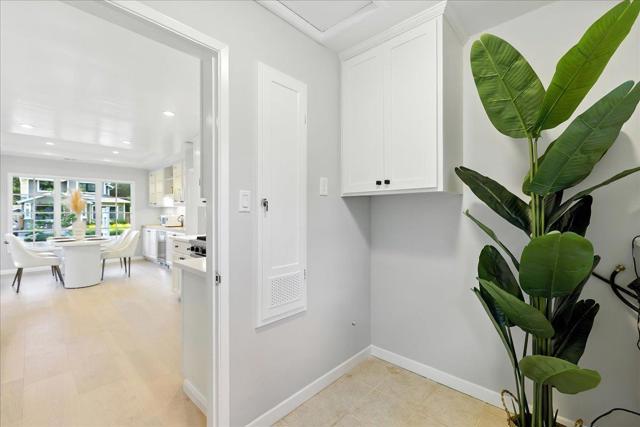 162 Del Monte Avenue, Los Altos CA: https://media.crmls.org/mediaz/8cb5c8e0-bfcc-4b1a-a504-8767497f0ed6.jpg