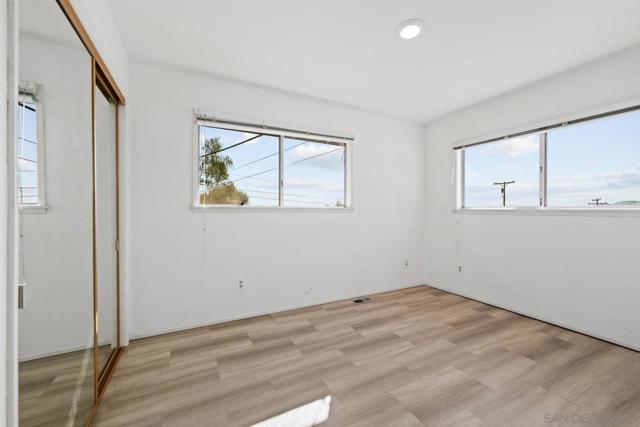 2231 Oak Hill Dr, Escondido CA: https://media.crmls.org/mediaz/8cb5e4fb-fb54-4e94-bc8e-951d5bbcf1ea.jpg