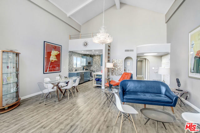 Image 4 of 16 For 831 Gretna Green Way 302