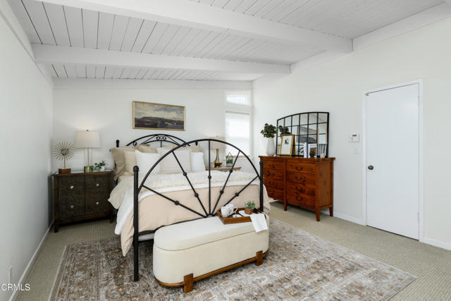 1905 Ocean Drive, Oxnard CA: https://media.crmls.org/mediaz/8cb6adb3-3dc1-4b62-a82d-be9536763e2a.jpg