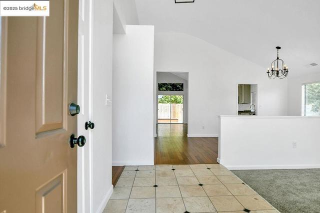 738 Valley Green Dr, Brentwood CA: https://media.crmls.org/mediaz/8cb6d5fa-1305-46e9-833e-0fb037260b28.jpg