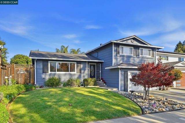 7519 Driftwood Way, Pleasanton CA: https://media.crmls.org/mediaz/8cb709fb-10ca-4315-9401-79f0ed31ed60.jpg