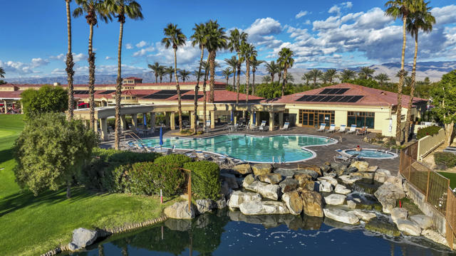 80179 Royal Birkdale Drive, Indio CA: https://media.crmls.org/mediaz/8cb78a4f-842f-4563-bb8a-542414801828.jpg