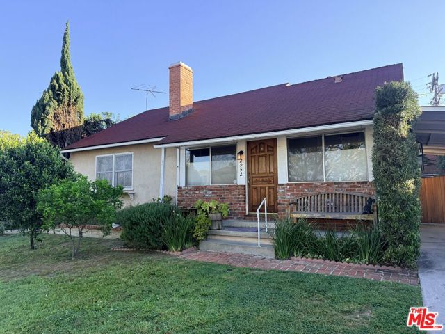 2952 Midvale Avenue, Los Angeles CA: https://media.crmls.org/mediaz/8cb7b8ec-8045-48d9-ab00-927f77b6e730.jpg
