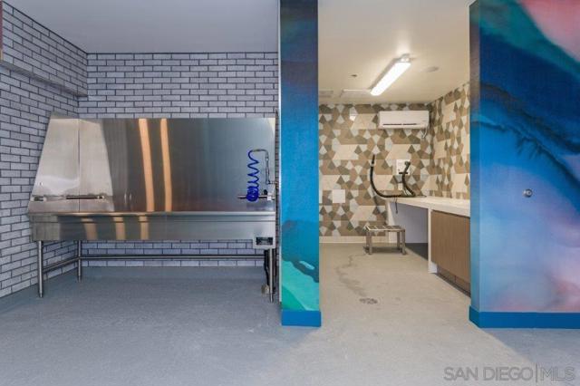 1388 Kettner Blvd, San Diego CA: https://media.crmls.org/mediaz/8cb7c815-4a55-4095-a8cc-b5dc9e2f0800.jpg