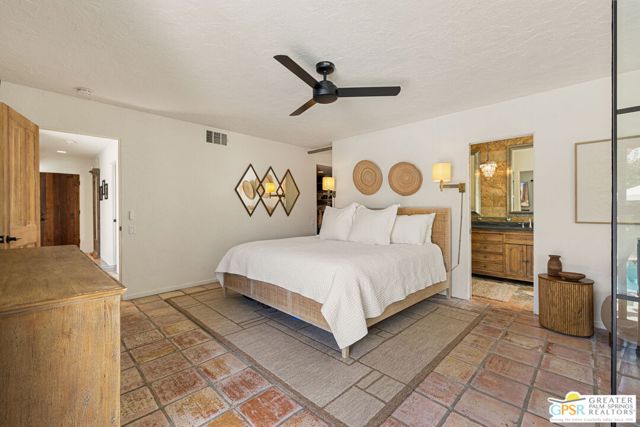 370 W Crestview Drive, Palm Springs, CA 92264
