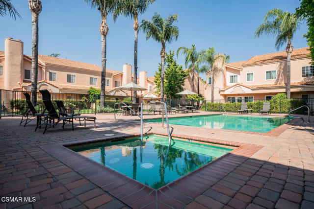 5200 White Oak Avenue, Encino CA: https://media.crmls.org/mediaz/8cb89816-1a91-459c-a6f6-c0caeb9e24af.jpg