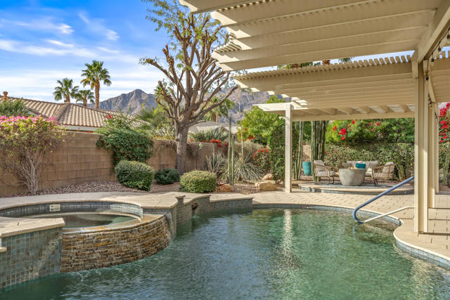 60612 Lace Leaf Court, La Quinta CA: https://media.crmls.org/mediaz/8cb8cfbd-f710-4041-b282-4597ea006cbb.jpg