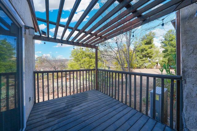 15719 Davis Cup Lane, Ramona CA: https://media.crmls.org/mediaz/8cb9640e-28e5-4403-b8b4-0031d927d038.jpg