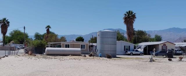 40 265 Galindo S Court, Indio CA: https://media.crmls.org/mediaz/8cb99cb2-19fd-4bba-a954-7771d8b95c05.jpg