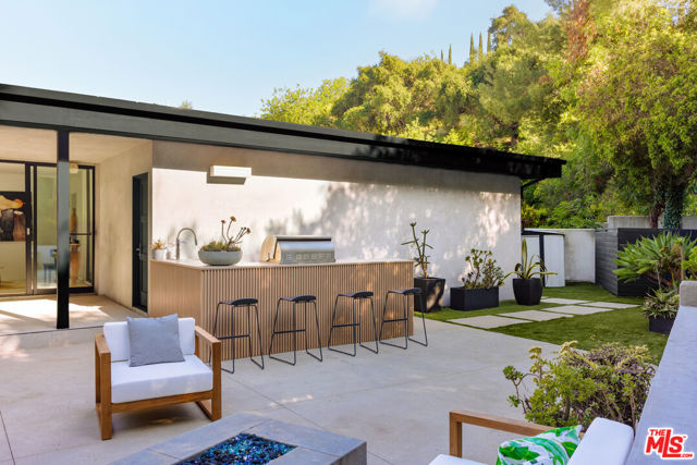 9991 Liebe Drive, Beverly Hills CA: https://media.crmls.org/mediaz/8cb9b8e9-caf2-4fcd-8669-1d8fb54eb207.jpg