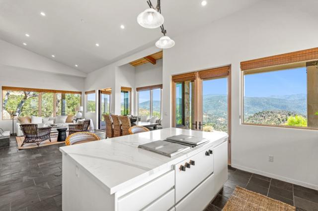 38 Asoleado Drive, Carmel Valley CA: https://media.crmls.org/mediaz/8cbaf8be-3cf1-4ca4-8fe3-4ac26639d0af.jpg