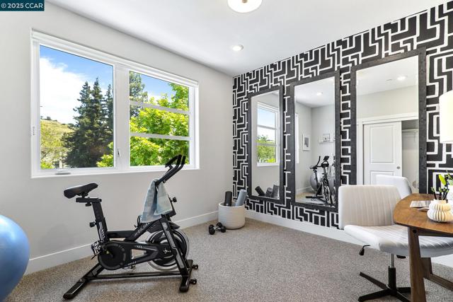 27258 Lumina Ct, Hayward CA: https://media.crmls.org/mediaz/8cbb827d-9f1a-4a24-be8f-143b7913fd4e.jpg