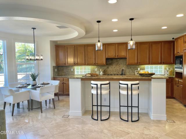3034 Heavenly Ridge Street, Thousand Oaks CA: https://media.crmls.org/mediaz/8cbcca3f-e04c-4eef-8b4a-956f80594992.jpg