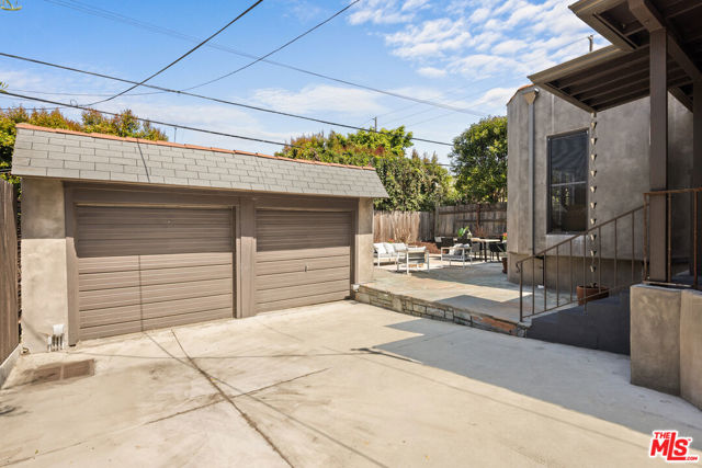 1307 Hauser Boulevard, Los Angeles CA: https://media.crmls.org/mediaz/8cbd2fa8-20d5-45a2-9237-325bb6f792ae.jpg