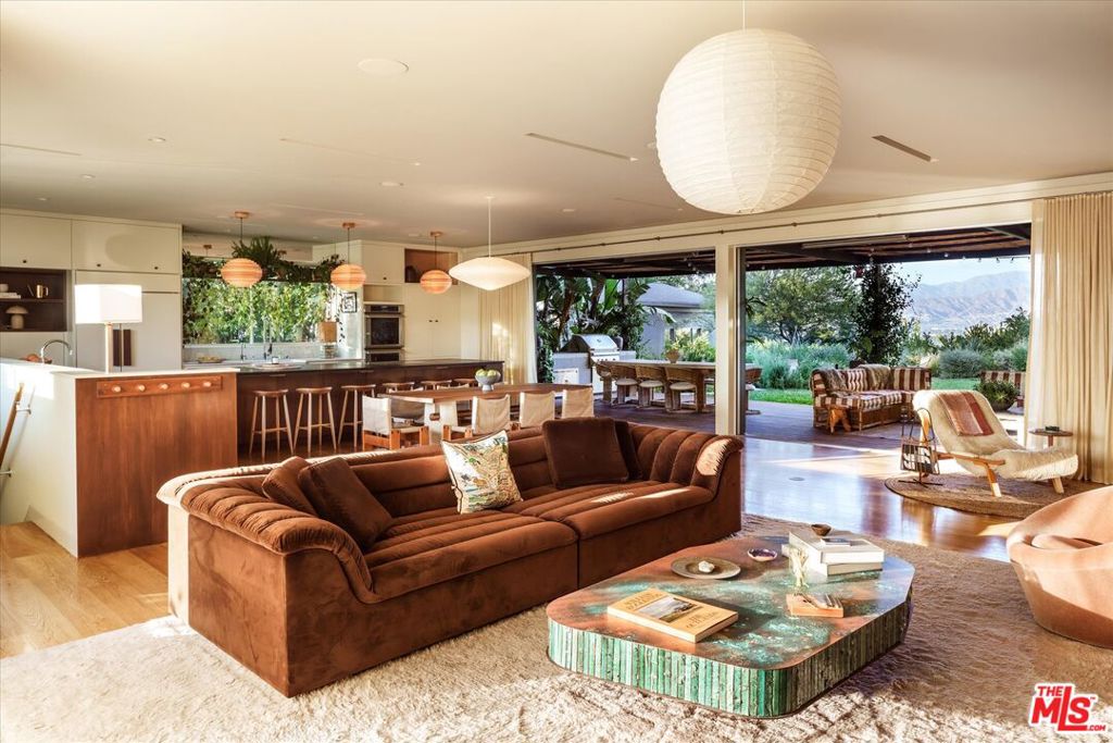 3860 Sunswept Drive