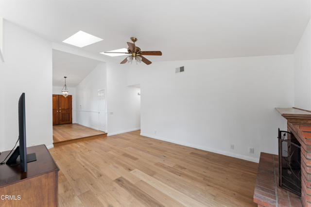6861 Aviano Drive, Camarillo CA: https://media.crmls.org/mediaz/8cbdf4a3-596c-4082-9911-57e5d8f3c68a.jpg