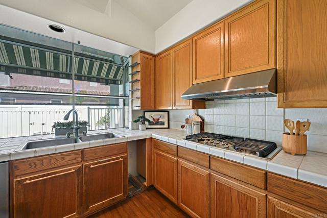 Detail Gallery Image 17 of 48 For 5837 Ranch View Rd, Oceanside,  CA 92057 - 4 Beds | 2/1 Baths