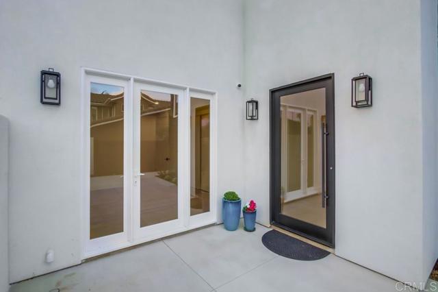 5380 Los Robles Drive, Carlsbad CA: https://media.crmls.org/mediaz/8cbf15d9-9637-4df8-b574-cb0c6e920e46.jpg