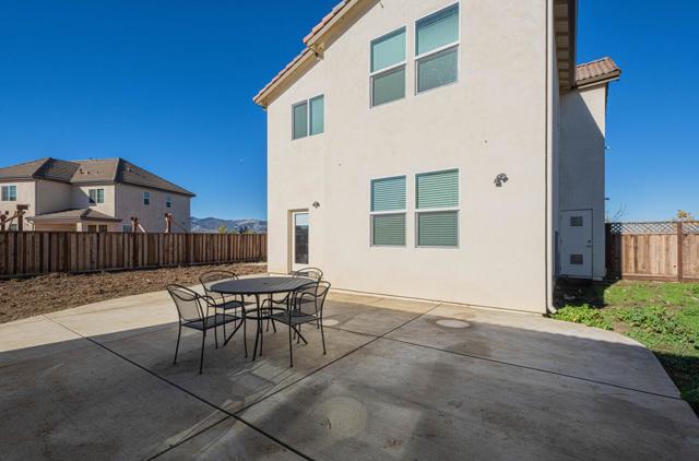 670 Bikle Drive, King City CA: https://media.crmls.org/mediaz/8cbf1db8-cbfc-4ba8-8e9d-411afd11fd43.jpg