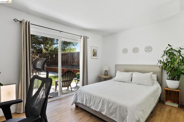 4855 Edgewood Ct, Oakley CA: https://media.crmls.org/mediaz/8cbf616b-81fa-4230-bf59-5ac75a82b461.jpg