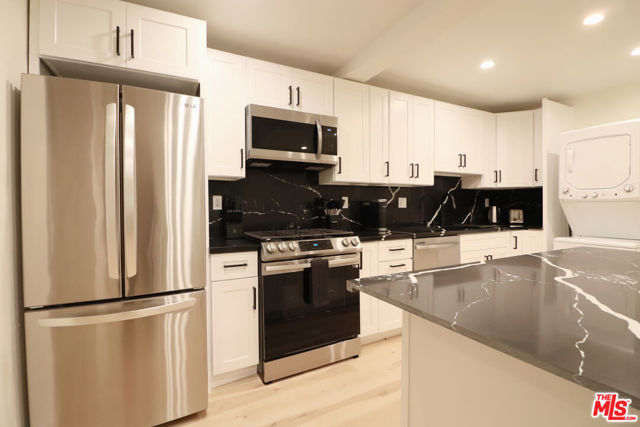 944 North San Vicente Boulevard, 10 photo 5